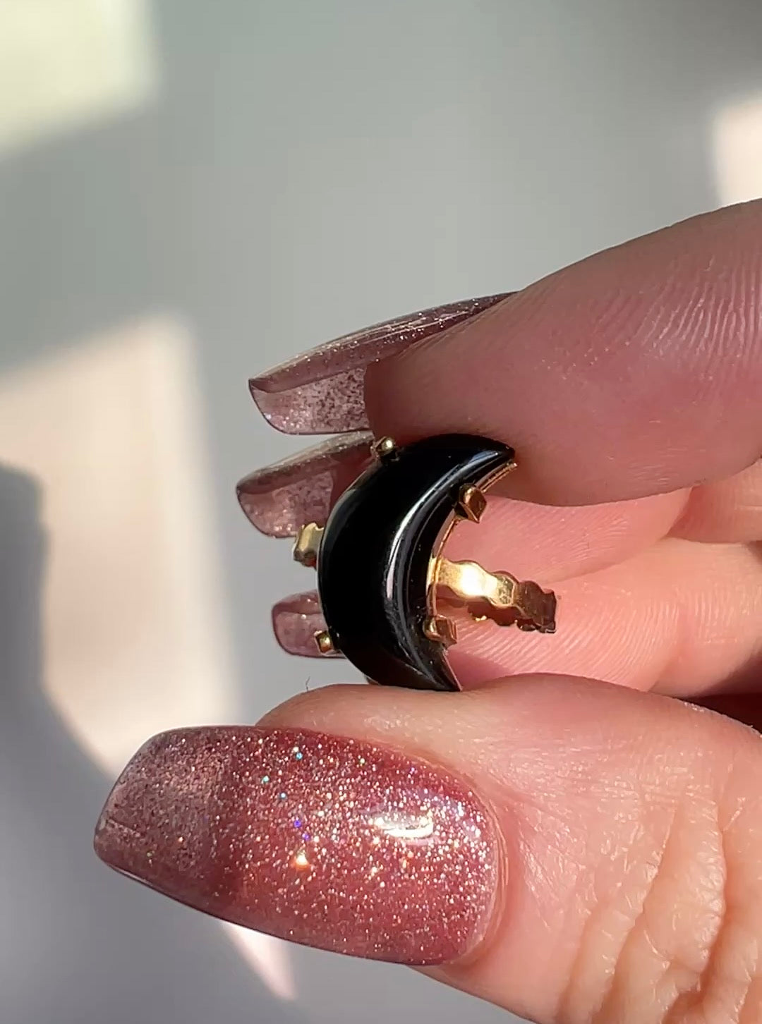 18K Gold-Plated Adjustable Crescent Moon Black Onyx Ring – The Guardian of Strength & Protection