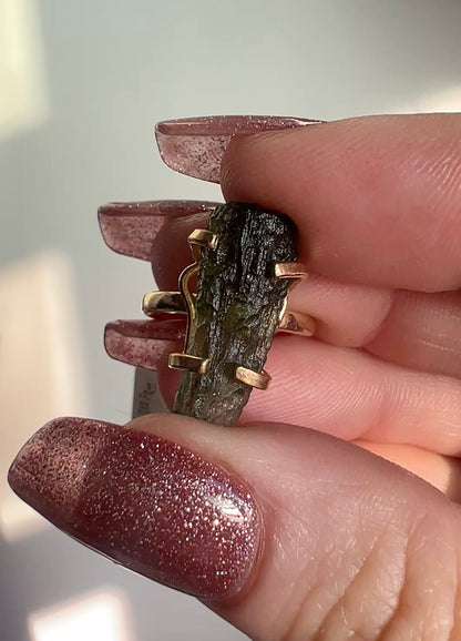 Raw Moldavite Adjustable Ring – 18K Gold-Plated Cosmic Transformation & Spiritual Awakening